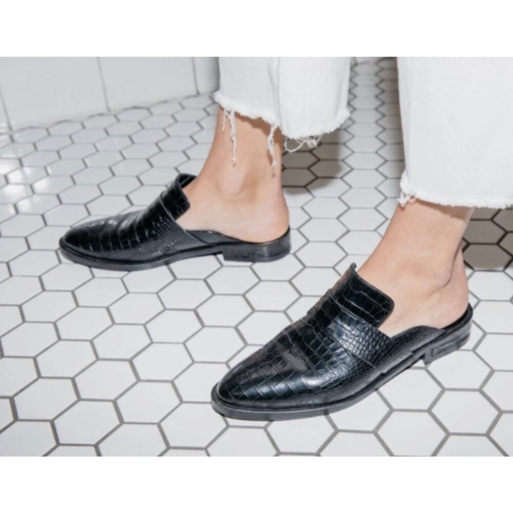 Freda Salvador Embossed Croc Black Leather Keen Mule - Size 9.5 - Preowned